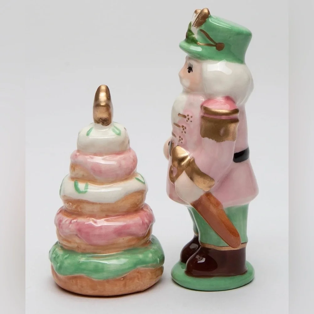 Cosmos Gifts Nutcracker Christmas Donut Tree Salt & Pepper Shakers Pink Green - Picture 6 of 8